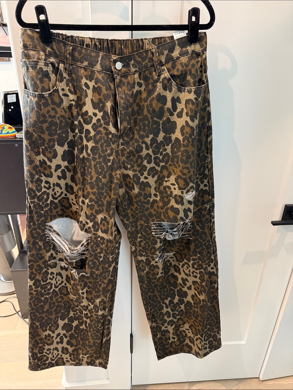 SHEIN Leopard Print Distressed Cropped Jeans - Brown Black